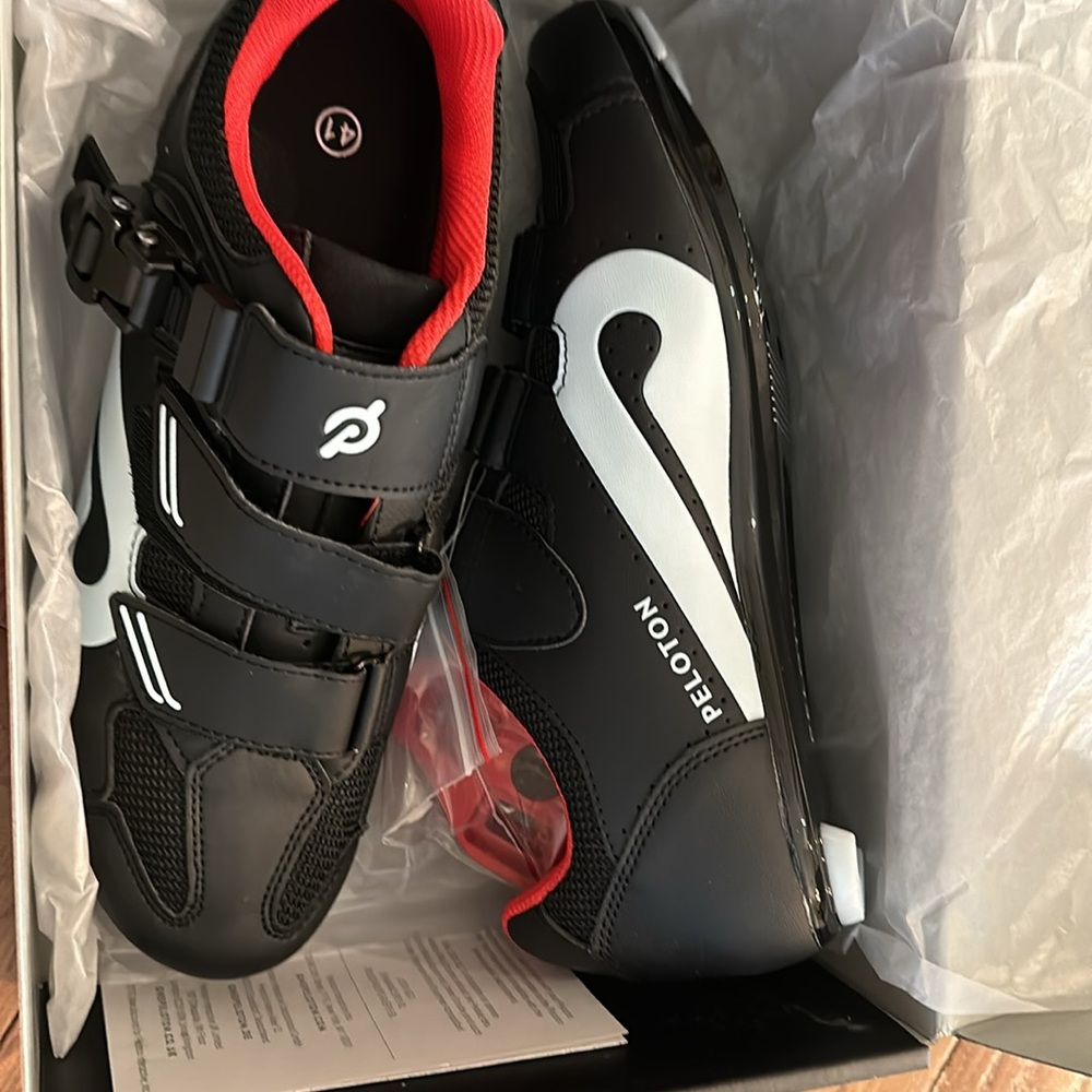 NEW IN BOX PELOTON CYCLING SHOES sz 41